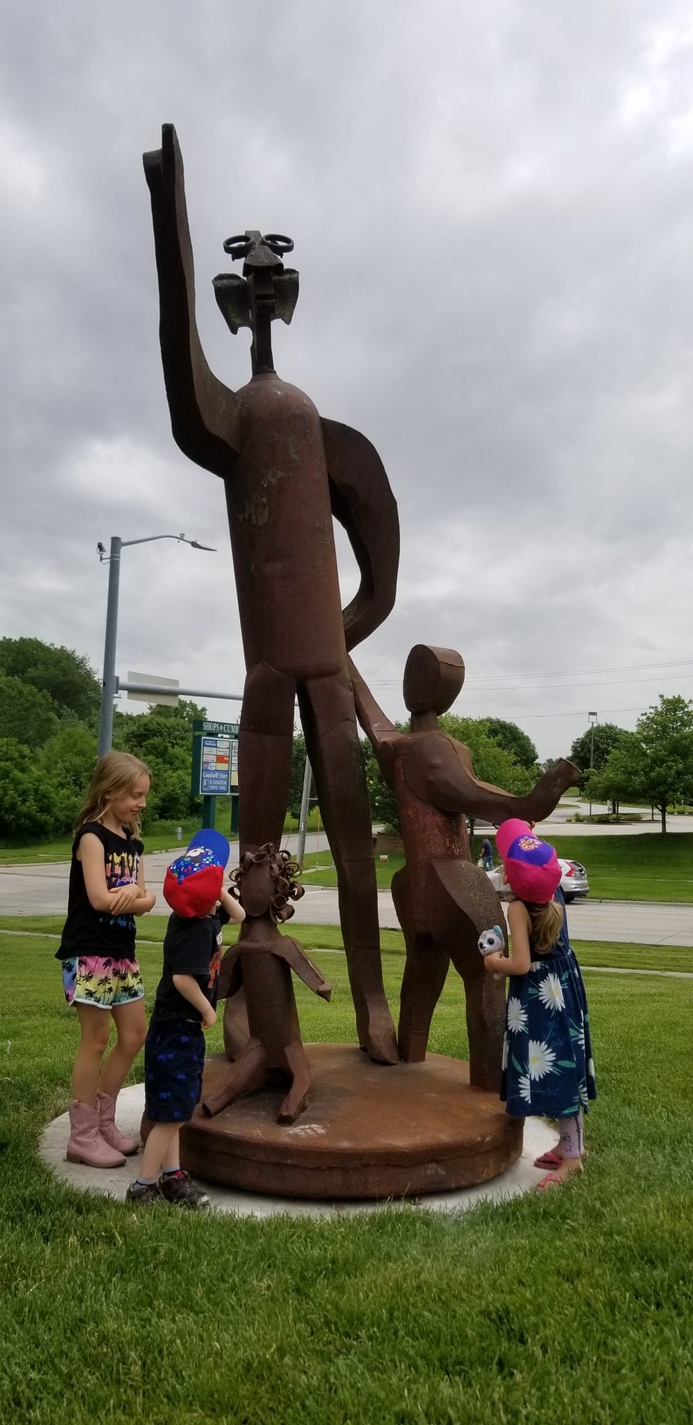 Quad City Arts Debuts New Public Sculptures Around QuadCities Quad