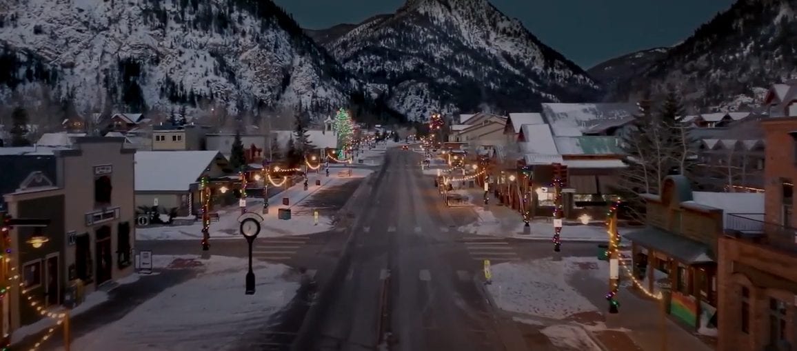 Heartland Connections Spreads QuadCities Holiday Cheer Quad Cities