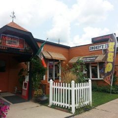 Looking For Some BBQ Tonight? For A Hot Time Doc Prescribes East Moline's Smokey's Country Diner