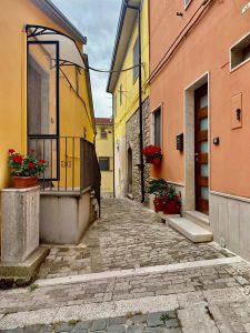 Bettendorf Artist/Gallery Owner and Q-C Students Share Thrills of Italy Trip