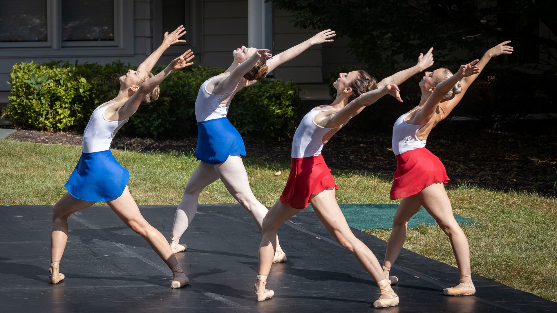 Ballet Quad Cities Returns This Weekend With Ballet On The Lawn At Davenport's Outing Club