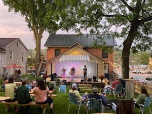 'Friday Night Live' Livens Up Downtown LeClaire