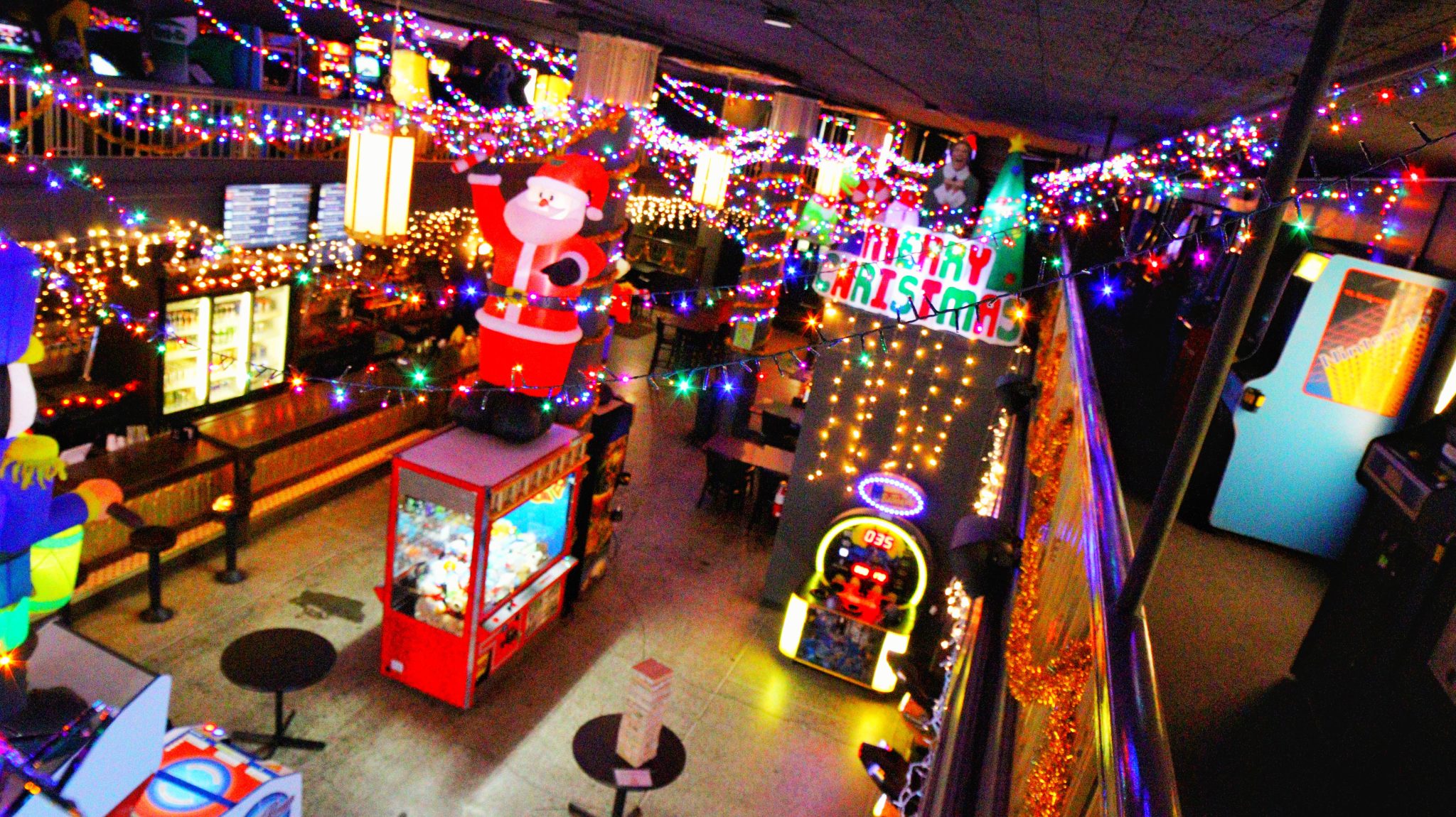 Iowa And Illinois' Analog Arcades Celebrating The Holidays!