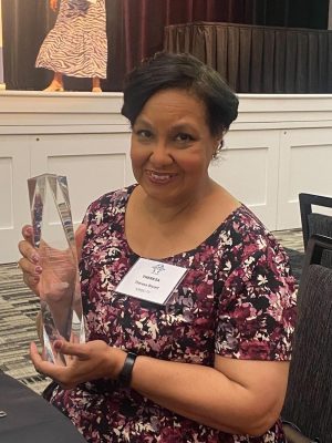KWQC-TV6's Theresa Bryant Inducted Into Iowa Broadcasters Association Hall Of Fame