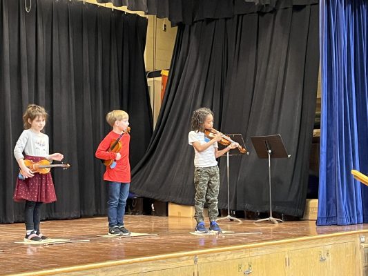 Rock Island Students Show Off Their Skills at Violin Recital