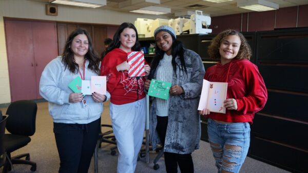 Rock Island Thurgood Marshall Students Create Holiday Cards For Local Hospitals